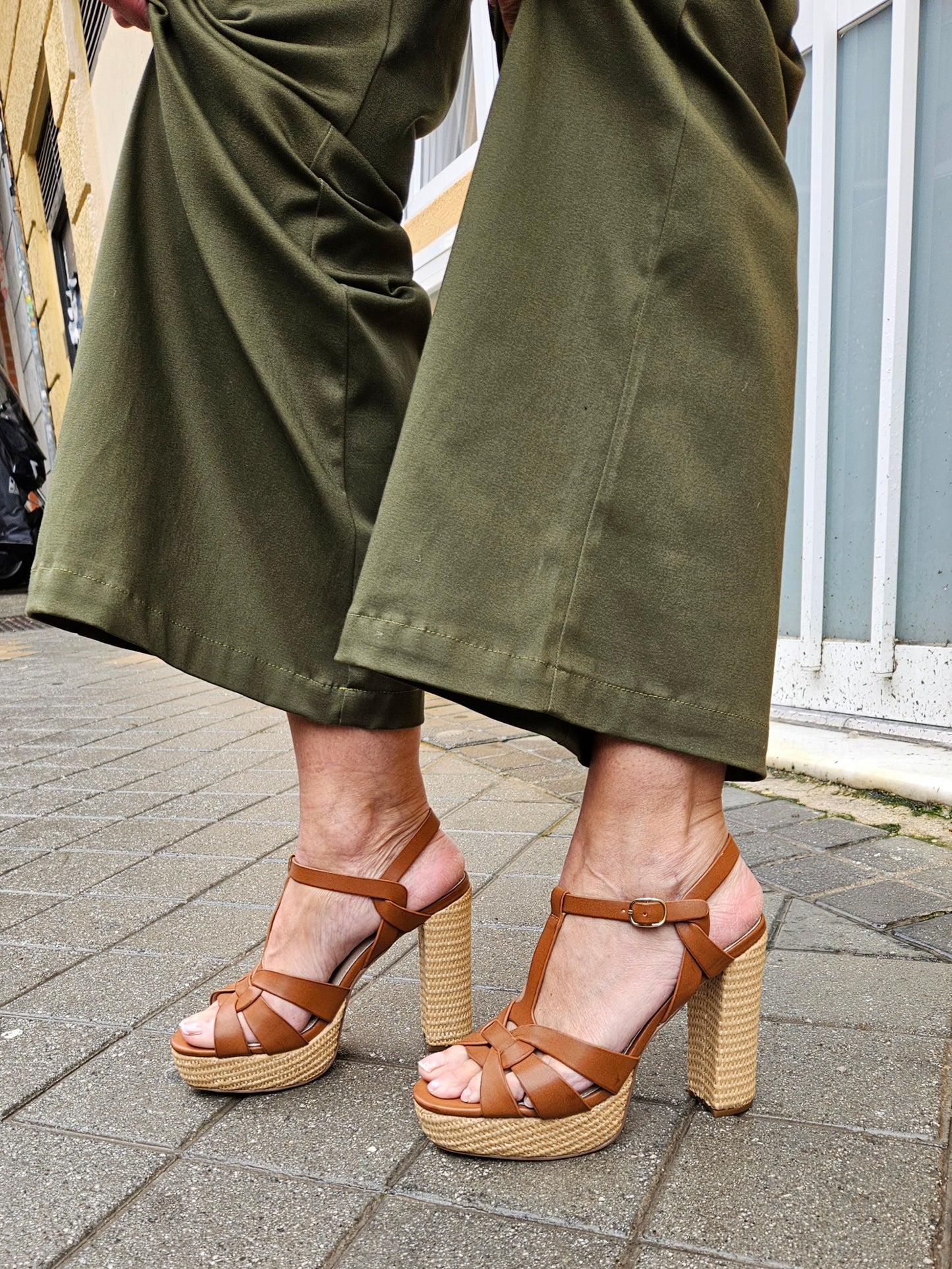 Sandalias plataforma Beige