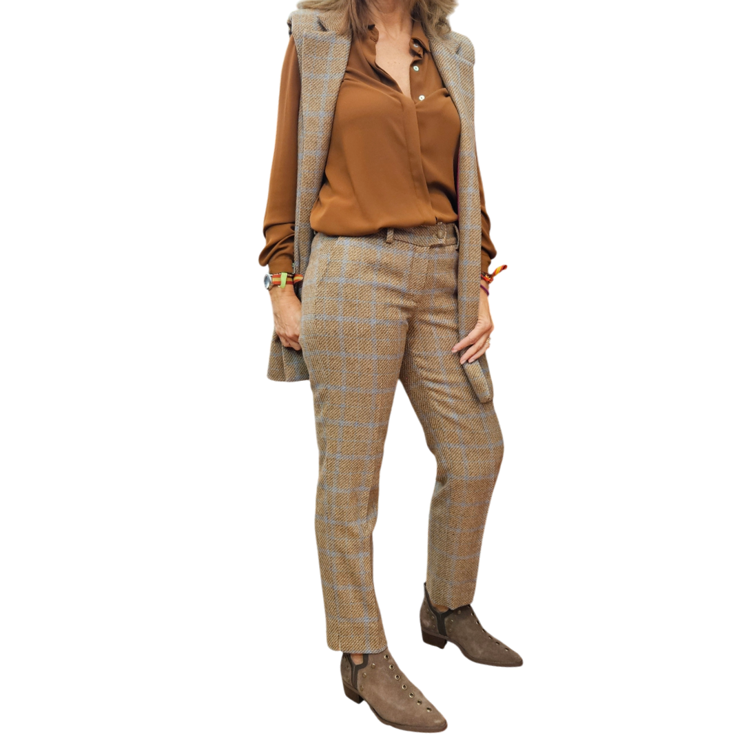 Pantalon pitillo cuadros beige