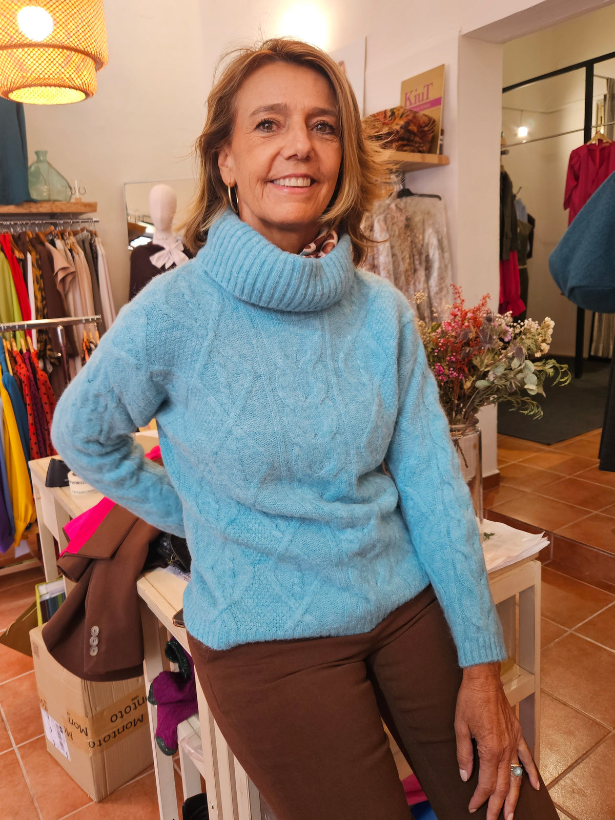 Jersey cuello vuelto azul turquesa