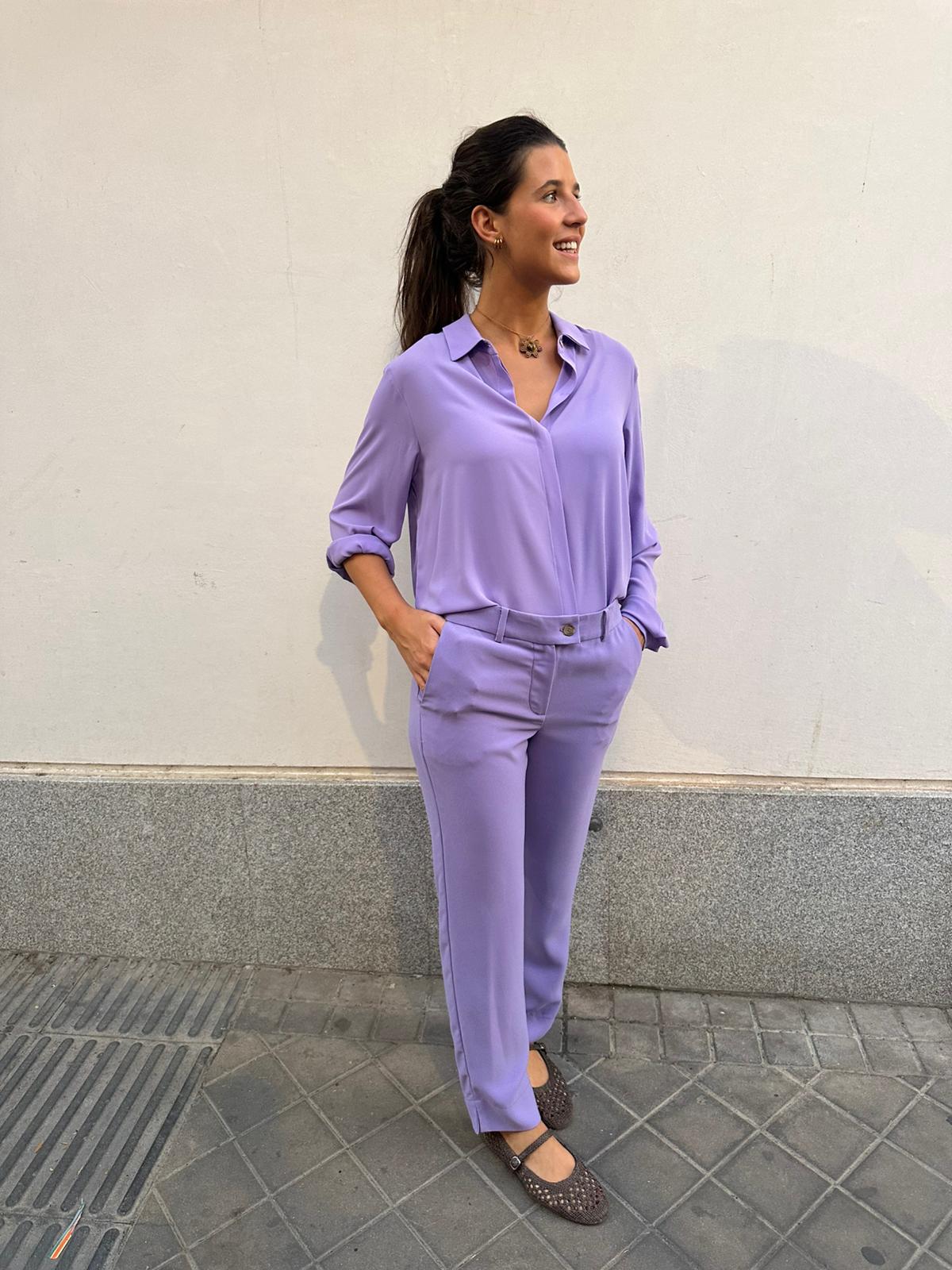 Pantalón pitillo lila